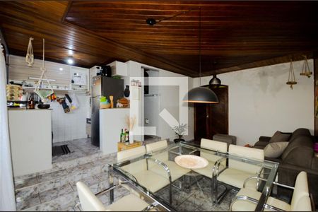 Edícula - Sala de casa à venda com 5 quartos, 240m² em Jardim Vila Galvao, Guarulhos