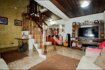 Sala de casa à venda com 5 quartos, 240m² em Jardim Vila Galvao, Guarulhos