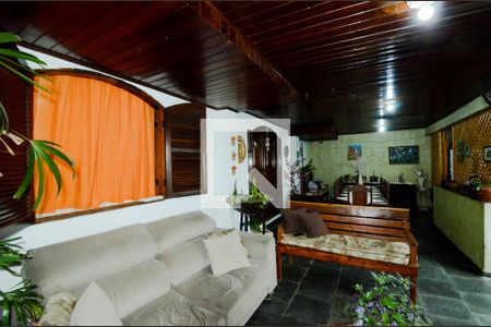 Varanda  de casa à venda com 5 quartos, 240m² em Jardim Vila Galvao, Guarulhos