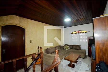 Sala de TV de casa à venda com 5 quartos, 240m² em Jardim Vila Galvao, Guarulhos