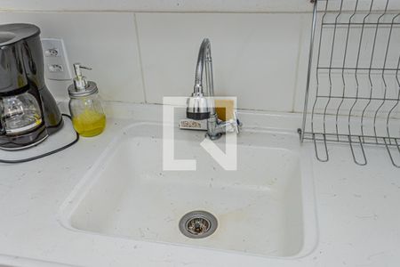 Sala, cozinha e área de serviço de apartamento à venda com 2 quartos, 32m² em Piqueri, São Paulo