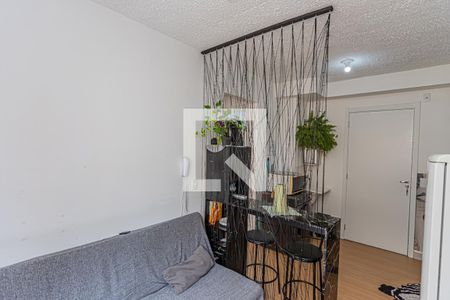 Sala, cozinha e área de serviço de apartamento à venda com 2 quartos, 32m² em Piqueri, São Paulo