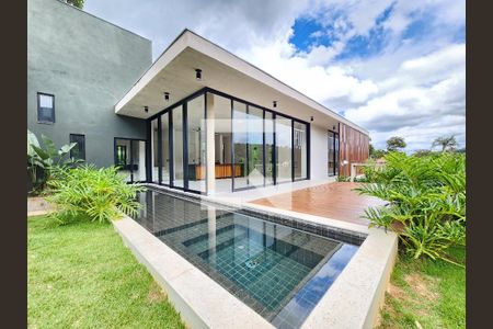 Piscina de casa de condomínio à venda com 4 quartos, 353m² em Retiro do Chalé, Brumadinho