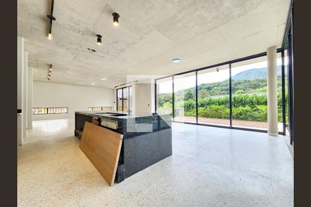 Sala de casa de condomínio à venda com 4 quartos, 353m² em Retiro do Chalé, Brumadinho