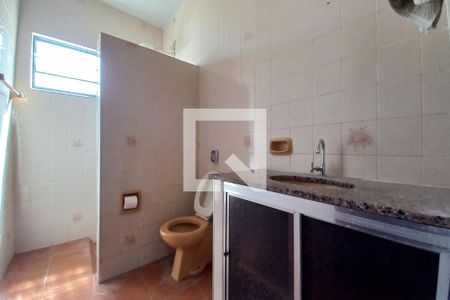 Banheiro de casa à venda com 3 quartos, 252m² em Vila Papelão, Campinas