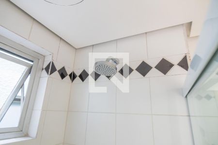 Banheiro de apartamento à venda com 1 quarto, 39m² em Centro Histórico, Porto Alegre