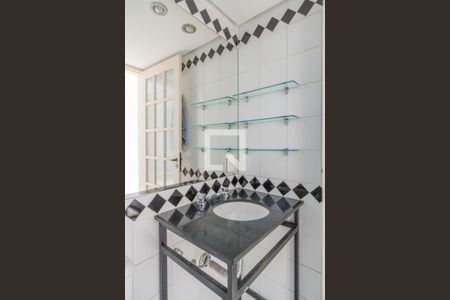 Banheiro de apartamento à venda com 1 quarto, 39m² em Centro Histórico, Porto Alegre