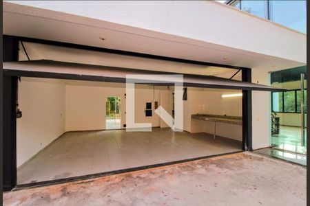 Garagem de casa à venda com 4 quartos, 360m² em , Nova Lima
