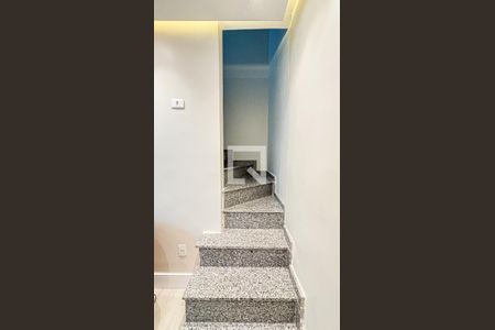 Escada Cobertura de apartamento à venda com 1 quarto, 100m² em Vila Príncipe de Gales, Santo André