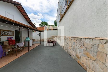 Quintal de casa à venda com 3 quartos, 150m² em Salgado Filho, Belo Horizonte