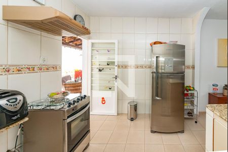 Cozinha de casa à venda com 3 quartos, 150m² em Salgado Filho, Belo Horizonte
