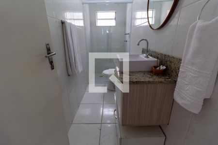 Banheiro de kitnet/studio para alugar com 1 quarto, 40m² em Luz, São Paulo