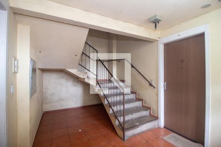 Hall de entrada de apartamento para alugar com 2 quartos, 39m² em Campo Novo, Porto Alegre