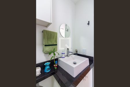 Banheiro de apartamento à venda com 1 quarto, 30m² em Bonfim, Osasco