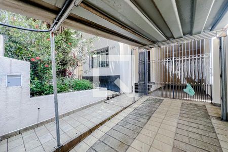 Garagem de casa à venda com 5 quartos, 283m² em Cambuci, São Paulo
