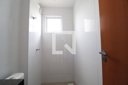 Banheiro Social de apartamento para alugar com 2 quartos, 55m² em Marta Helena, Uberlândia