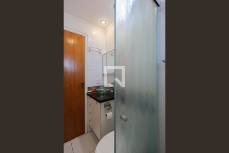 Banheiro de apartamento à venda com 2 quartos, 52m² em Vila Basileia, São Paulo