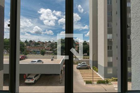 Vista Sala de apartamento para alugar com 2 quartos, 70m² em Serrano, Belo Horizonte