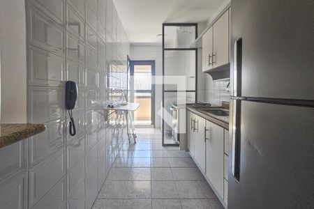 Cozinha  de apartamento para alugar com 2 quartos, 70m² em Balneario Guarujá, Guarujá