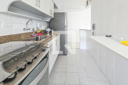 Cozinha de apartamento para alugar com 2 quartos, 70m² em Balneario Guarujá, Guarujá