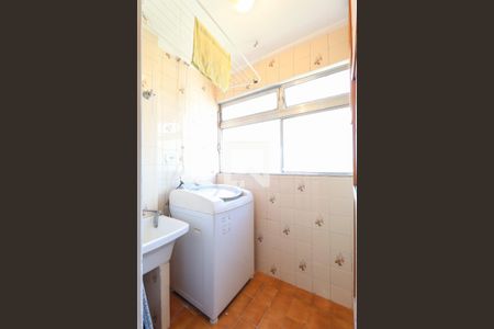 Área de serviço de apartamento para alugar com 2 quartos, 50m² em Vila Irmaos Arnoni, São Paulo