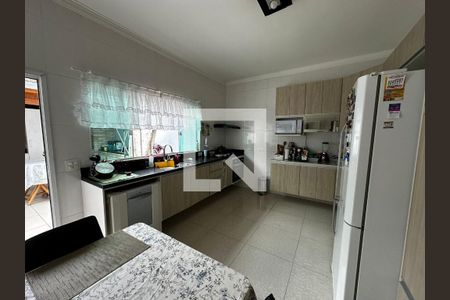 Casa à venda com 4 quartos, 300m² em Jardim Prudência, São Paulo