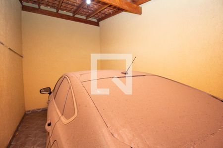 Garagem de casa à venda com 2 quartos, 130m² em Jardim Monjolo, São Paulo