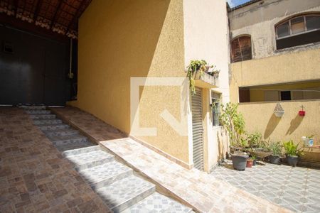 Garagem de casa à venda com 2 quartos, 130m² em Jardim Monjolo, São Paulo