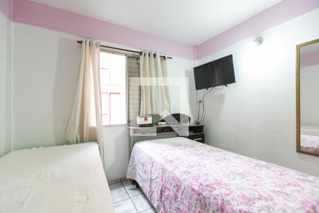 Quarto 1 de apartamento para alugar com 2 quartos, 46m² em Jardim Redil, São Paulo