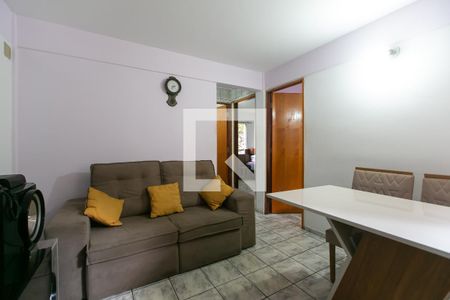 Sala de apartamento para alugar com 2 quartos, 46m² em Jardim Redil, São Paulo