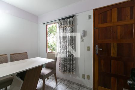 Sala de apartamento para alugar com 2 quartos, 46m² em Jardim Redil, São Paulo