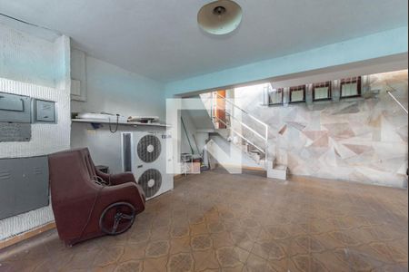 Garagem de casa à venda com 3 quartos, 157m² em Vila Fachini, São Paulo