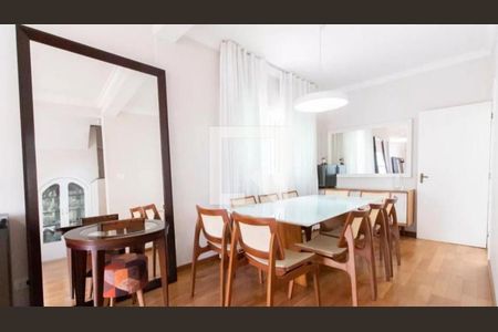 Casa à venda com 4 quartos, 270m² em Vila Mariana, São Paulo