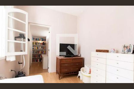 Casa à venda com 4 quartos, 270m² em Vila Mariana, São Paulo