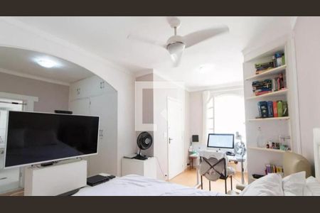 Casa à venda com 4 quartos, 270m² em Vila Mariana, São Paulo