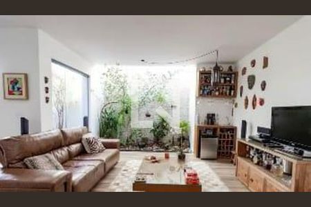 Casa à venda com 3 quartos, 220m² em Campo Belo, São Paulo