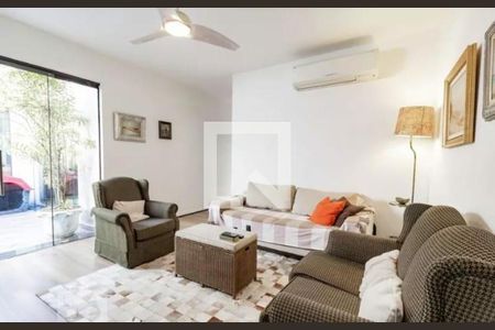 Casa à venda com 3 quartos, 220m² em Campo Belo, São Paulo