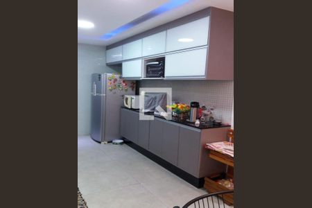 Casa à venda com 3 quartos, 210m² em Jardim das Laranjeiras, São Paulo