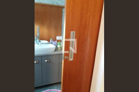 Casa à venda com 3 quartos, 210m² em Jardim das Laranjeiras, São Paulo