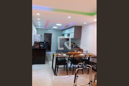 Casa à venda com 3 quartos, 210m² em Jardim das Laranjeiras, São Paulo