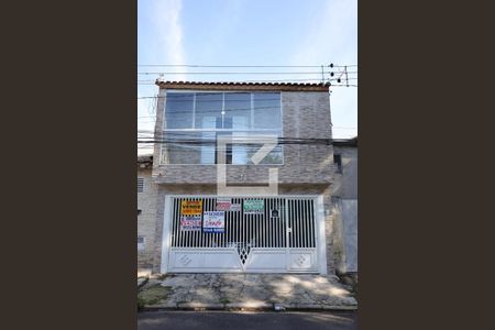Fachada de casa à venda com 3 quartos, 110m² em Jardim Guarapiranga, São Paulo