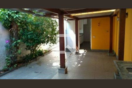 Casa à venda com 2 quartos, 120m² em Chácara Santo Antônio, São Paulo