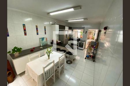 Casa à venda com 3 quartos, 110m² em Vila Linda, Santo André