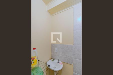 Banheiro de apartamento à venda com 2 quartos, 60m² em Campo Novo, Porto Alegre