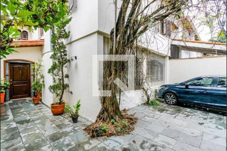 Casa à venda com 3 quartos, 234m² em Jardim Petropolis, São Paulo