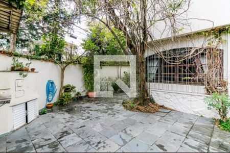 Casa à venda com 3 quartos, 234m² em Jardim Petropolis, São Paulo