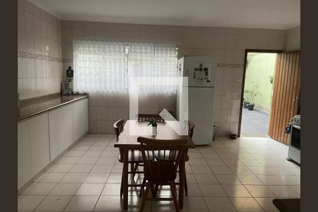 Casa à venda com 3 quartos, 200m² em Parque Edu Chaves, São Paulo