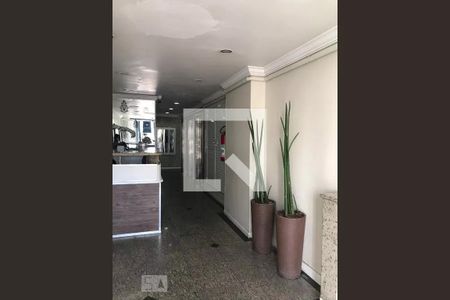 Hall de Entrada de apartamento à venda com 2 quartos, 60m² em Centro Histórico de São Paulo, São Paulo