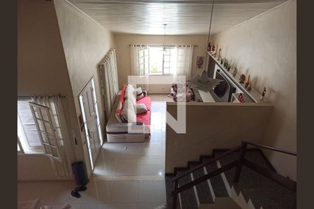 Casa à venda com 4 quartos, 235m² em Marazul, Niterói