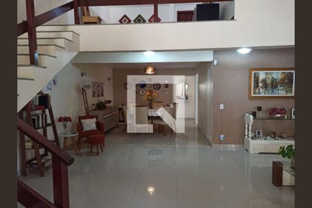 Casa à venda com 4 quartos, 235m² em Marazul, Niterói